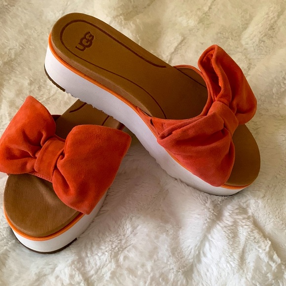 UGG Shoes - UGG bowl Sandel Treadlite Women size 7